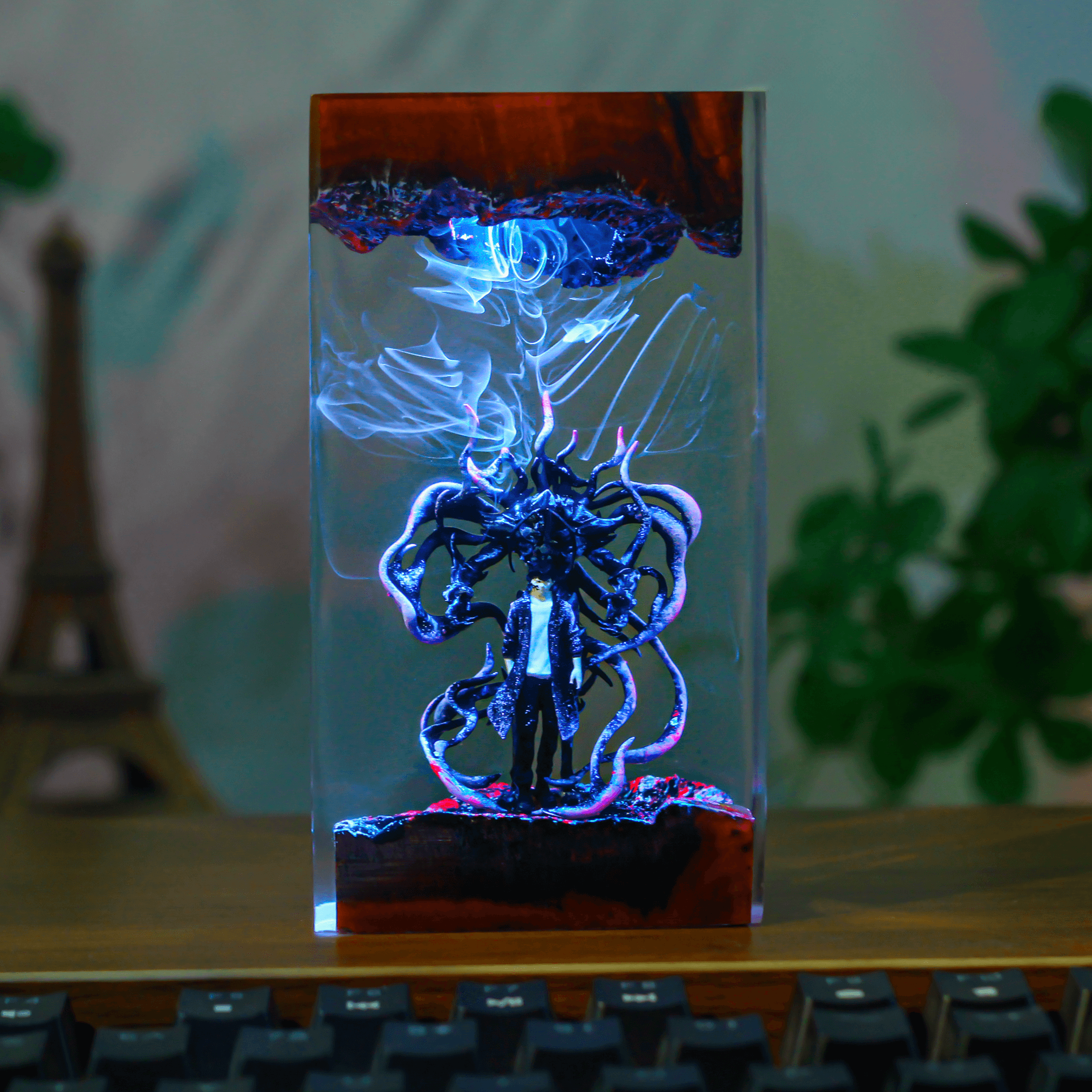 Sung Jin-Woo & Beru Resin LED Lamp – Solo Leveling Dark Fantasy Art Piece - View 1
